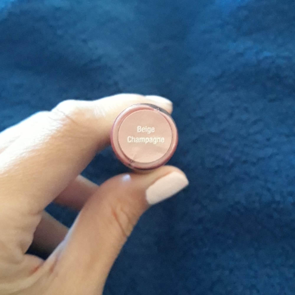 Beige Champagne Lip Color